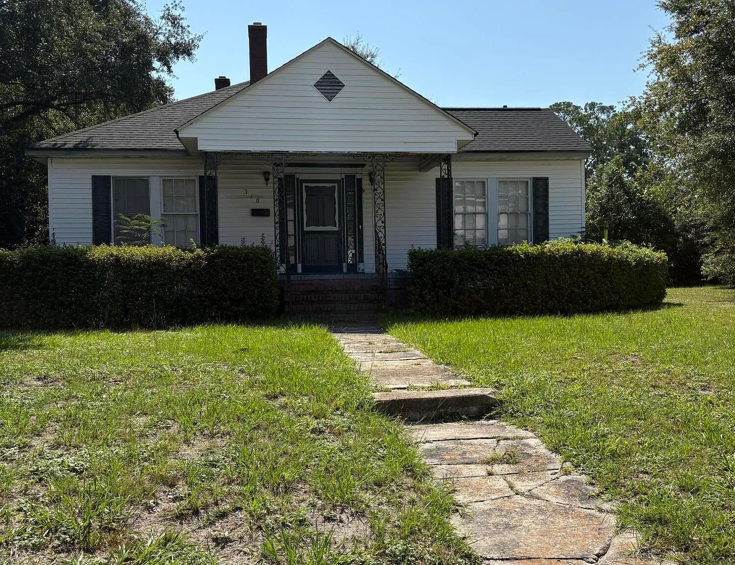3 bed, 2.0 bath, 1484 sqft, $1,200 — Photo 1