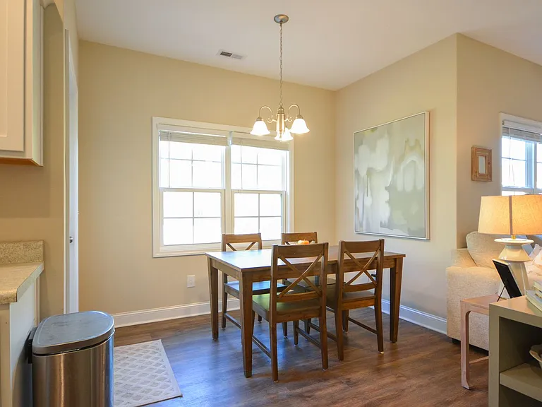520 Everett Glades — Photo 8
