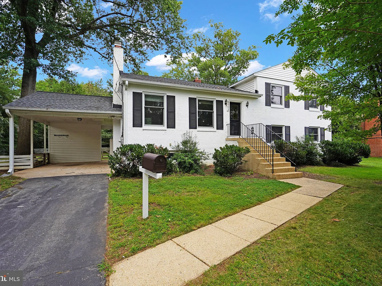 5 bed, 1400 sqft, $4,700 — Photo 2