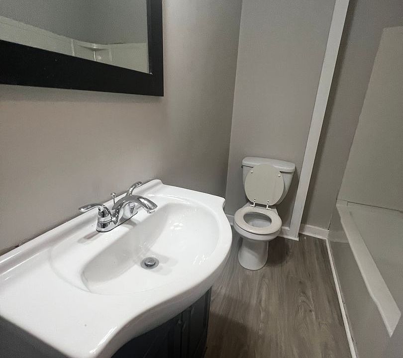 2nd image of 137 Madison Ave #1