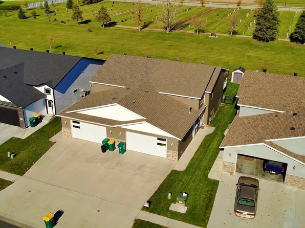 63 Cedar Dr, Mapleton, ND 58059