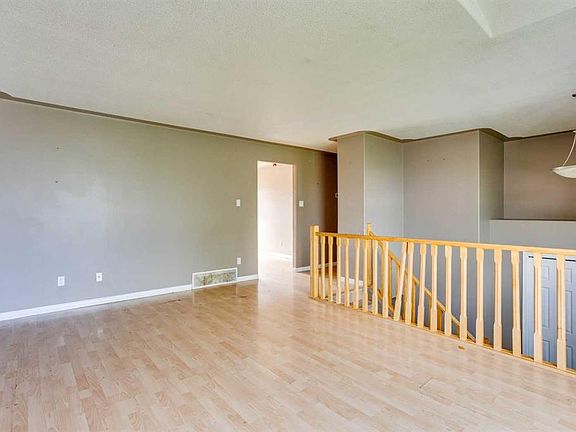 5th image of 109 NW Lanauze St