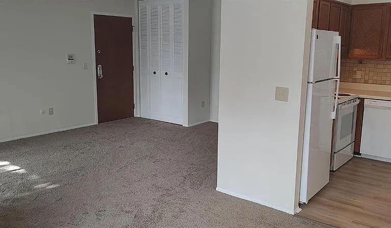 490 Baldwin Ave #5 — Photo 16
