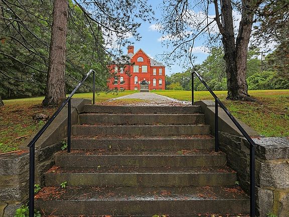 4th image of 149 Andover St APT 8
