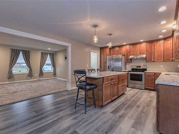 3rd image of 5268 Center Dr