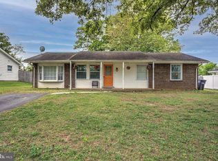 402 Williamsburg Rd, Sterling, VA 20164