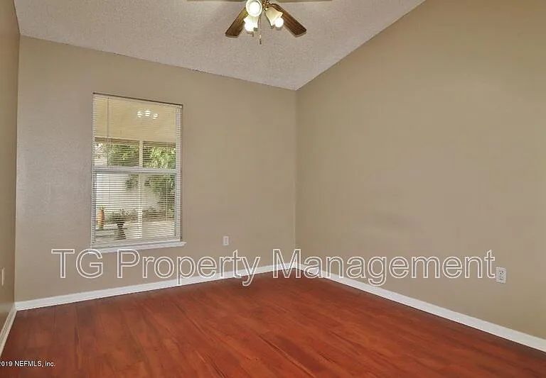 11034 Englenook Dr — Photo 13