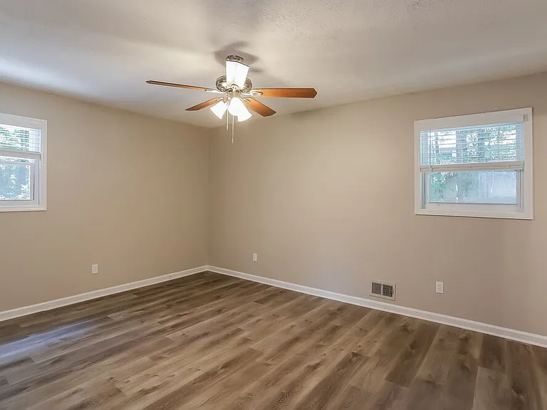 392 Doeskin Ln SE — Photo 11