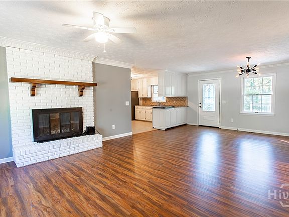 4th image of 355 Rocky Drive