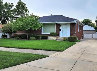 28061 Alger Blvd, Madison Heights, MI 48071