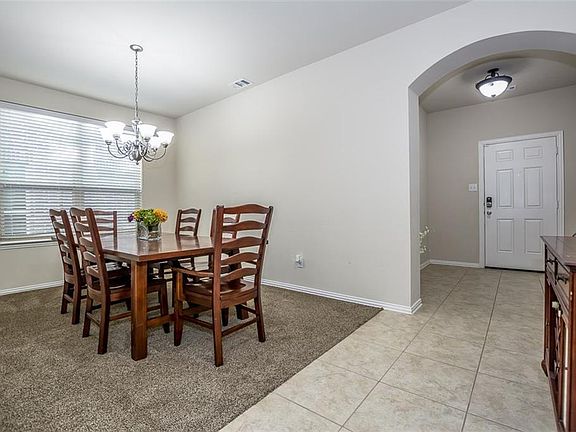 4th image of 2740 Costa Mesa Dr
