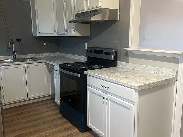 812 NW 34th St — Photo 3
