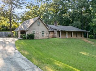 85 Lakeview Dr, Columbus, MS 39705