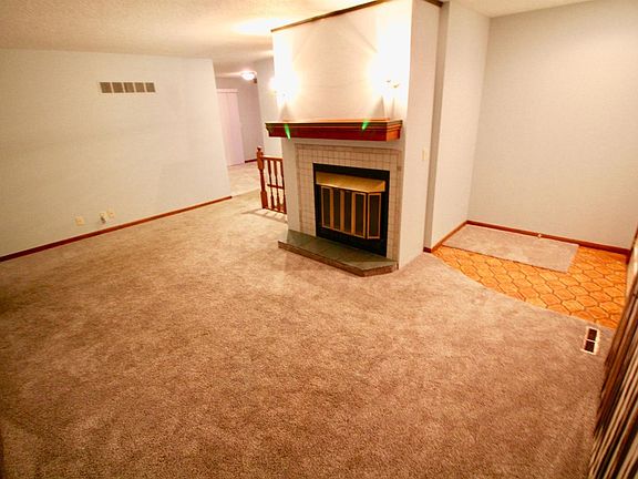5th image of 1724 Janssen Dr