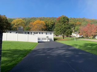 907 Upland Dr, Elmira, NY