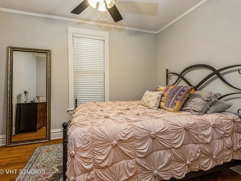 3745 N Oakley Ave #2 — Photo 11