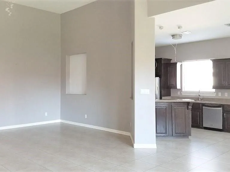 2428 Carianna Ave — Photo 5