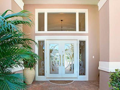 03_entry_110 Woodsmuir Court_12