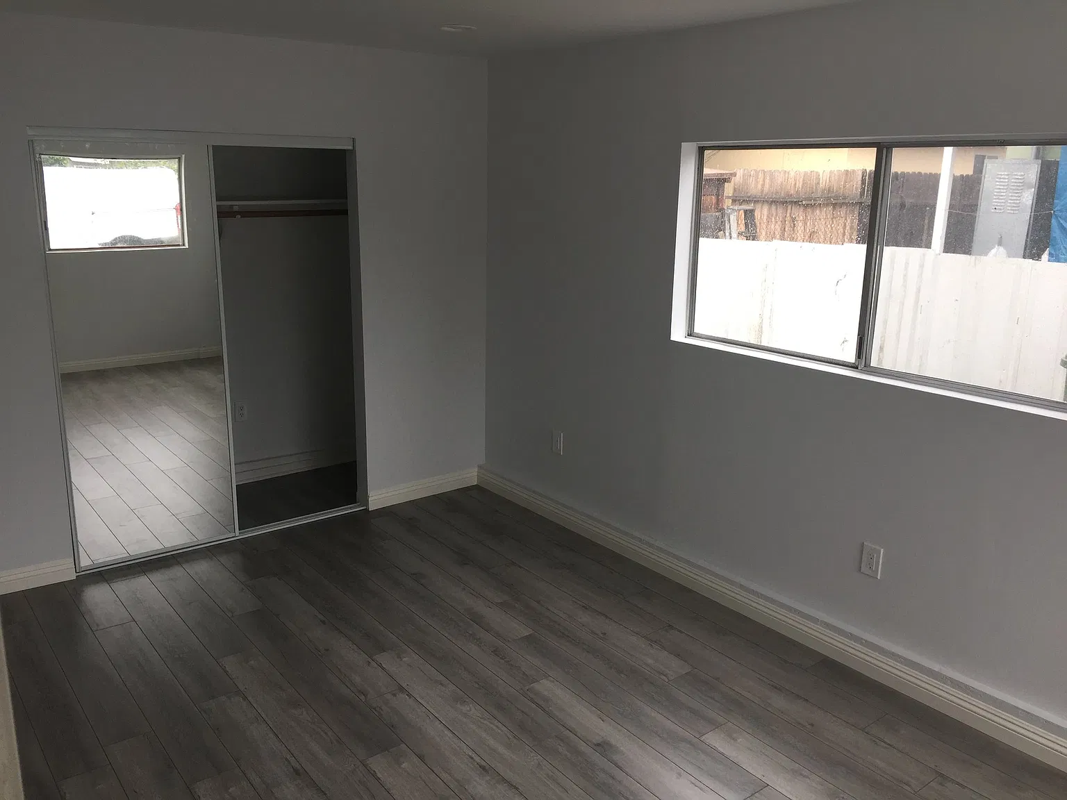 3 bed, 985 sqft, $2,900 — Photo 2