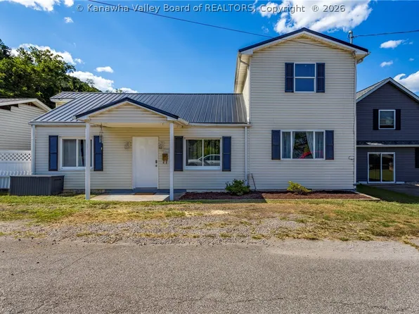 127 134th St, Marmet, WV 25315