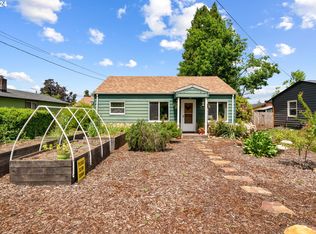 1064 Tyler Ave, Cottage Grove, OR 97424