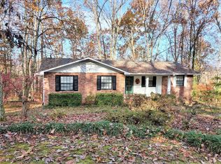 1121 W Outer Dr, Oak Ridge, TN 37830