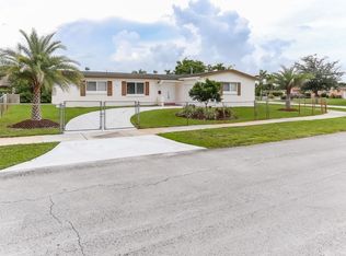 8521 NW 184th St, Hialeah, FL 33015