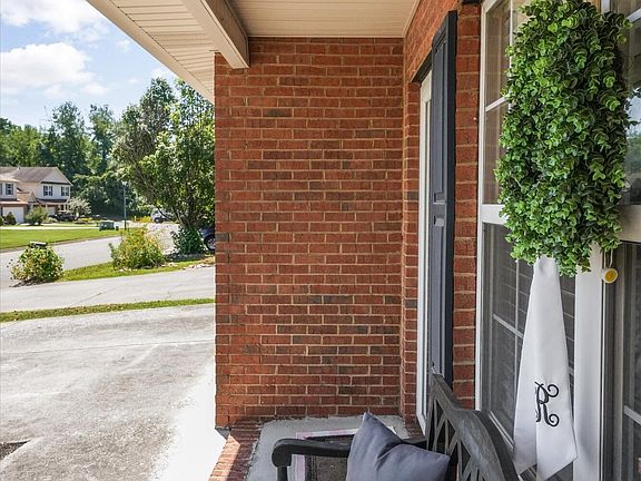 5th image of 2055 Gatehouse Ln