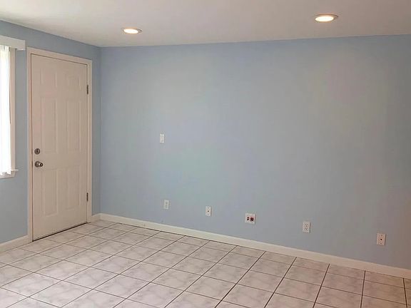 3rd image of 4053 19th Ave
