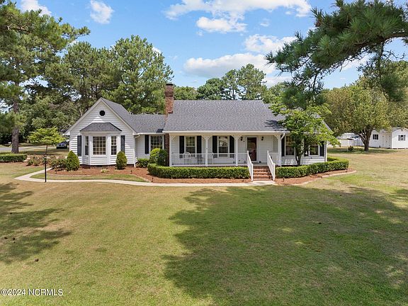 2nd image of 717 Jeanette Court