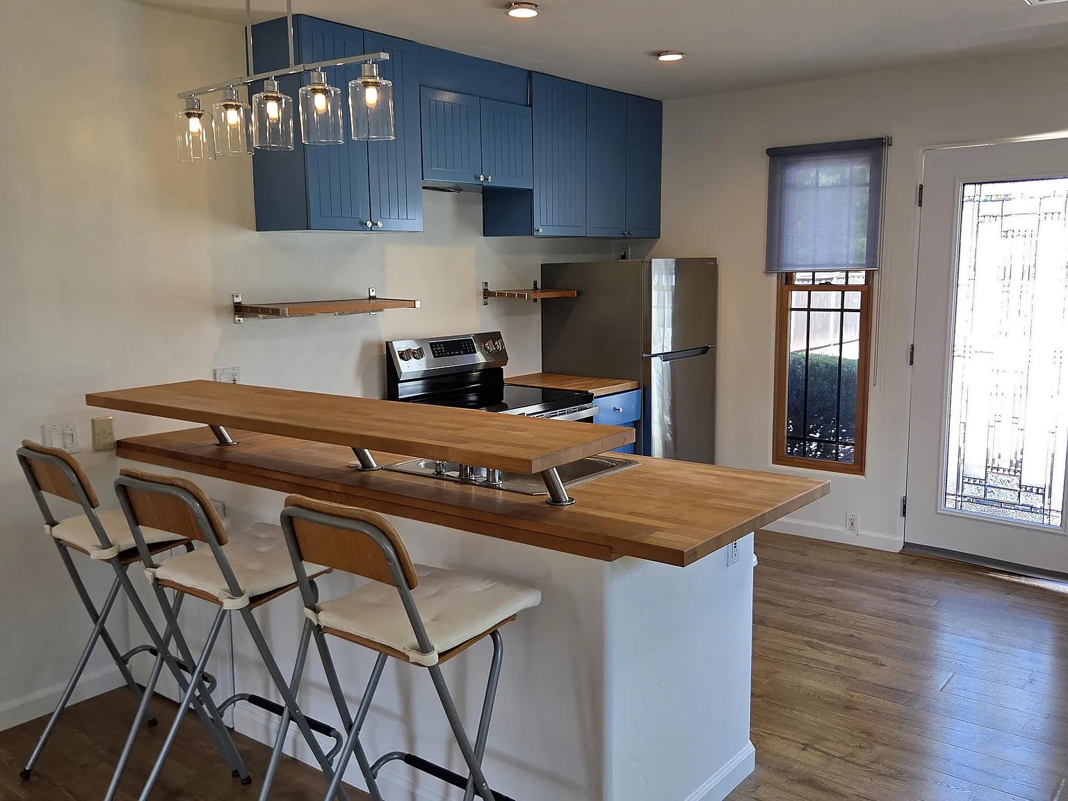 Brookdale Ave, Mountain View — Photo 3