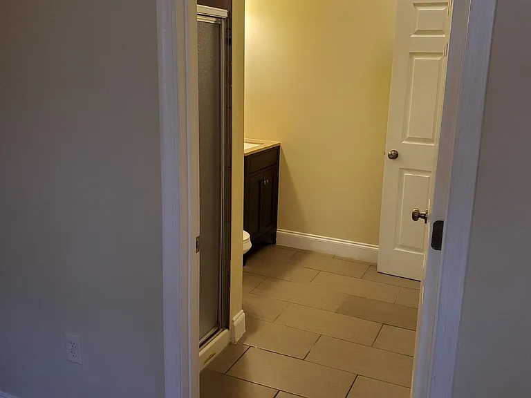 1118 Penn St NE #4 — Photo 12
