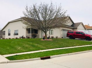 4903 Roneta Ln, Manitowoc, WI 54220