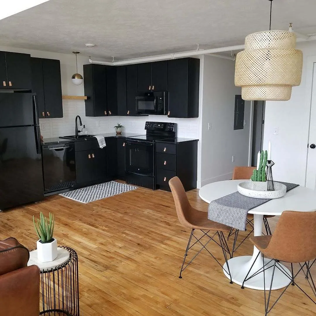 1 bed, 1013 sqft, $1,379 — Photo 1