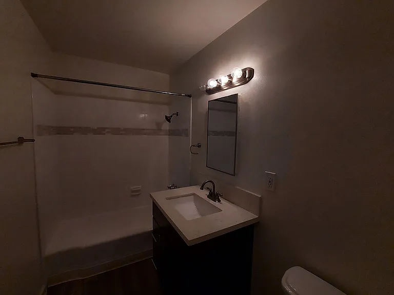 631 Almond Ave. — Photo 5