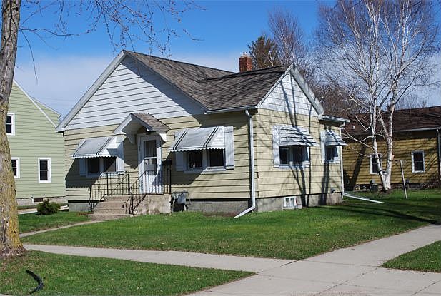 2nd image of 123 E 11th St
