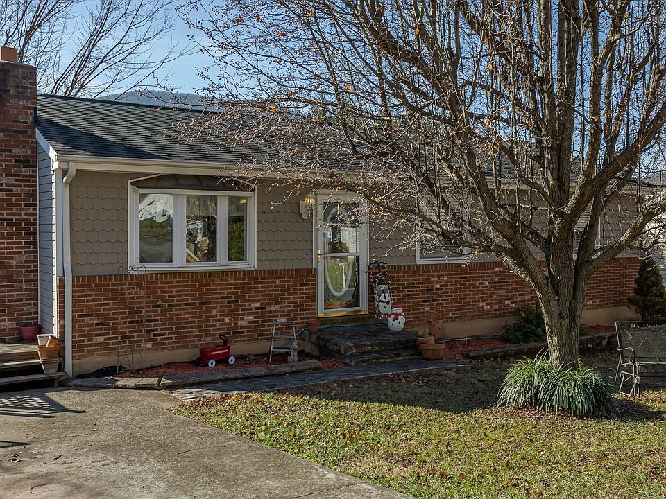 1st image of 1411 Glenwood Dr SE