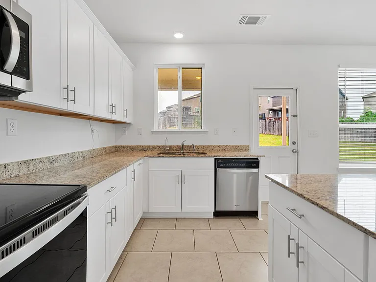 10310 Lady Bird — Photo 4