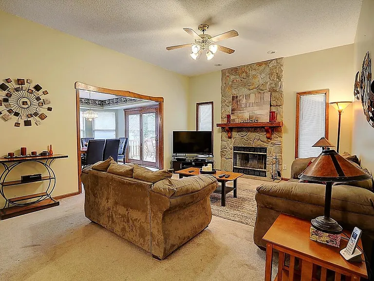 1128 NE Barnes Dr — Photo 10