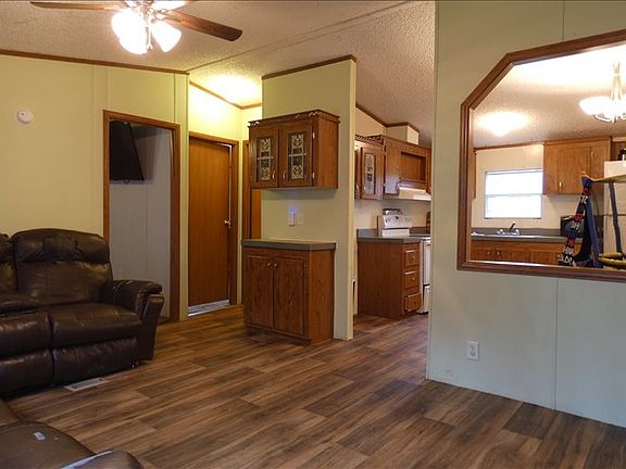 4th image of 244 Mountain Creek Trl