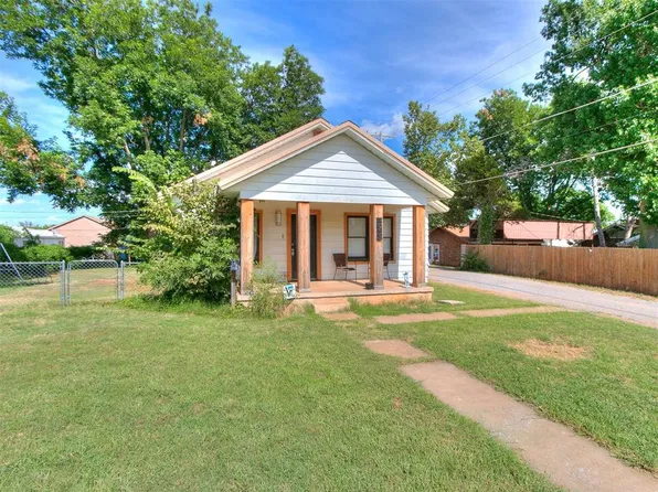1913 S 7th St, Chickasha, OK 73018