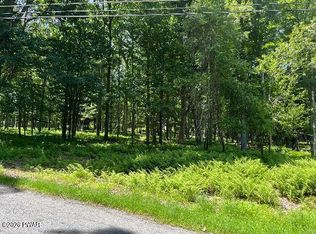 314 Forest Dr, Lords Valley, PA 18428