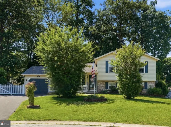 1126 Cobblestone Ct, Hanover, PA 17331