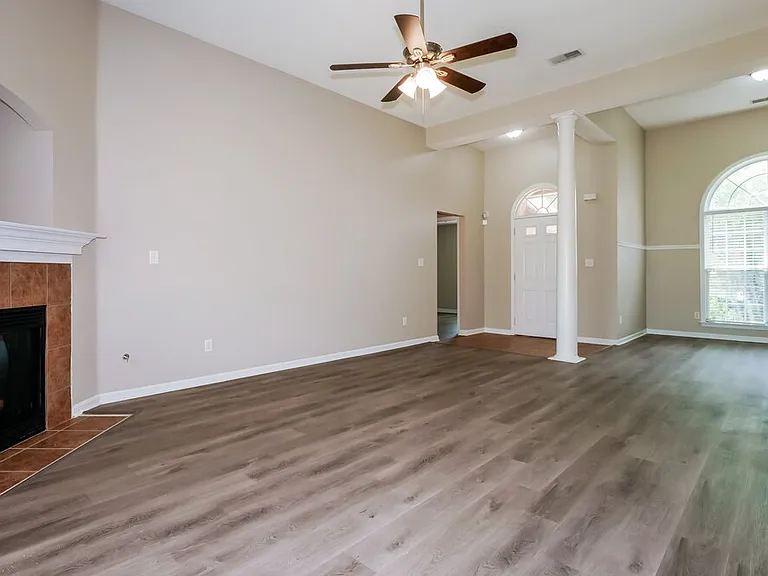10050 Bloomsbury Ave — Photo 6