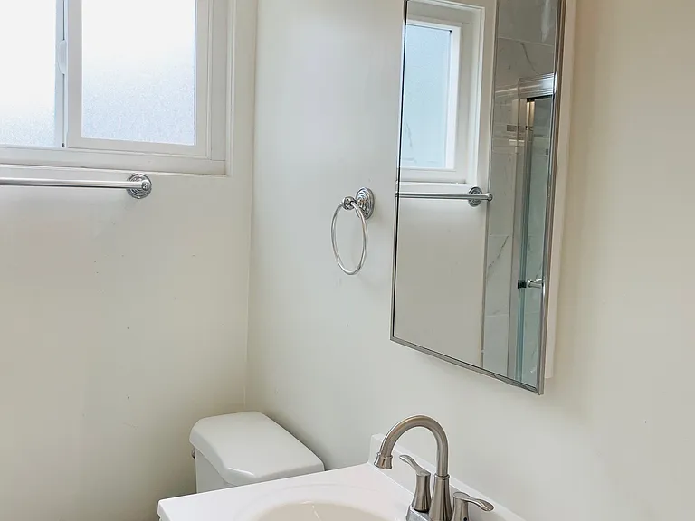 206D Maple #D — Photo 5