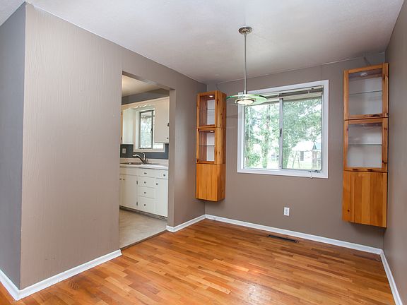 4th image of 9825 Forest Ave SW