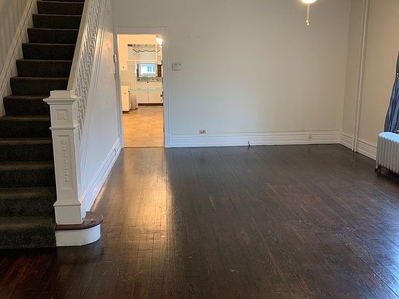 2nd image of 122 N Richmond St