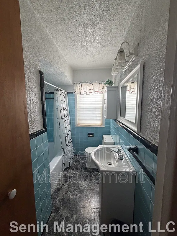 3 bed, 1.5 bath, 1200 sqft, $1,795 — Photo 4