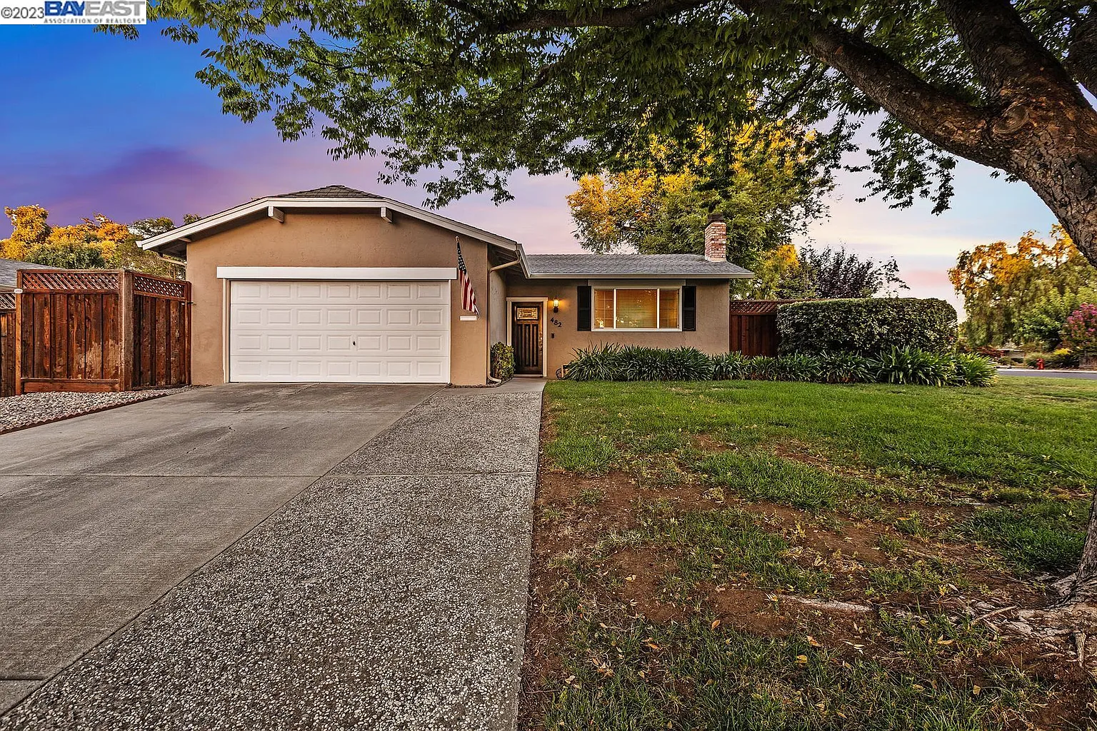 482 Anna Maria St photo 1