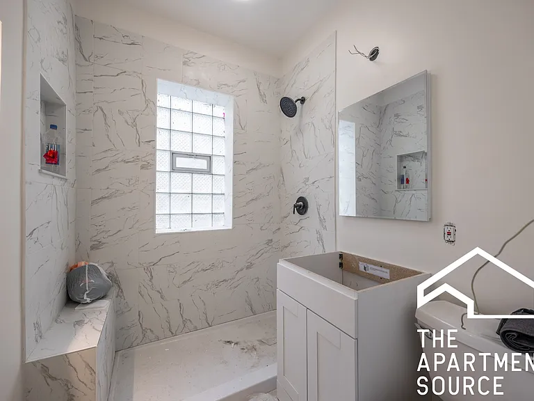 1307 N Lawndale Ave #1F — Photo 8